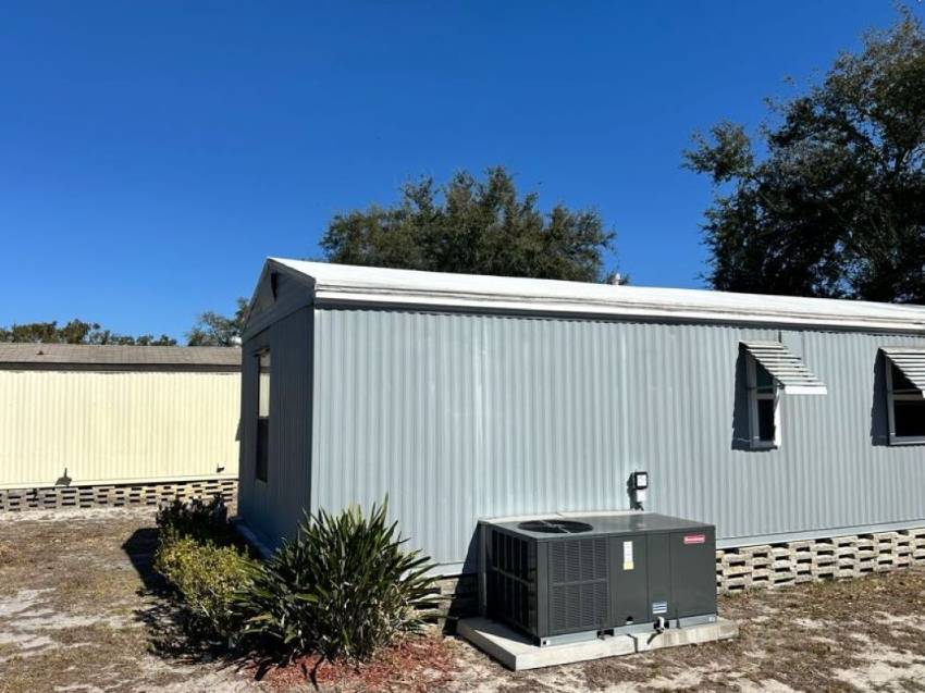 537 Chickasaw Loop a Winter Haven, FL Mobile or Manufactured Home for Sale
